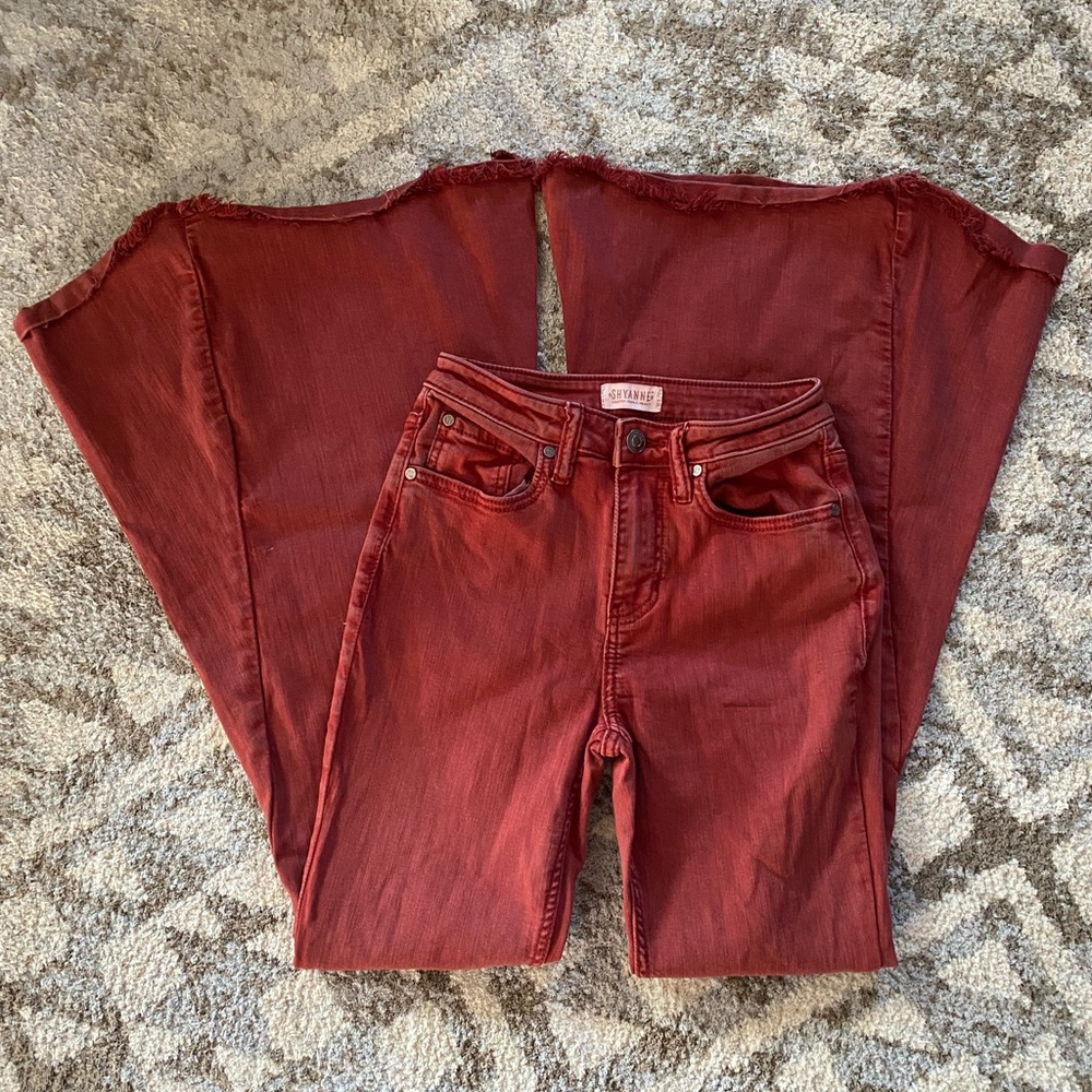 Shyanne super flare jeans, Canyon rust red! Gorgeous!